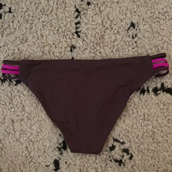 Like new L Space bikini bottoms - Picture 3 of 4